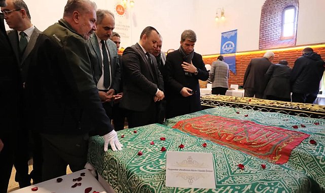 Amasya'da mukaddes emanetler sergisi açıldı