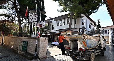 Antalya Kaleiçi'nde çöpte dedektiflik