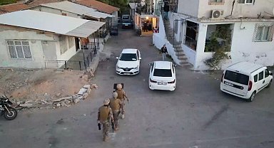 Antalya'da 25 adrese helikopter ve dron destekli şafak operasyonu: 10 gözaltı