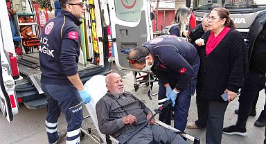 Antalya'da çıkan yangında 2 kişi dumandan etkilendi