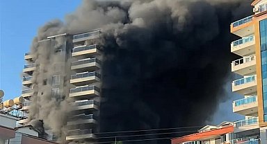 Antalya'da otel inşaatında yangın