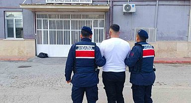 Aranan şahıs jandarmanın takibiyle yakalandı