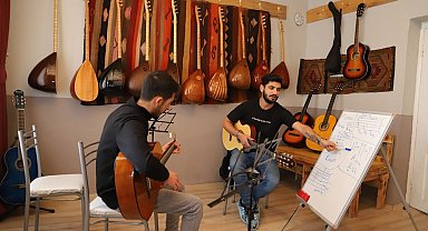 Ardahan Belediyesi 'Nuri Vatan Kültür merkezi', tüm sanat dallarında kursiyerlere eğitim veriyor