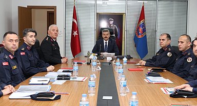 Artvin Valisi Ergün, Jandarma Komutanlığından brifing aldı