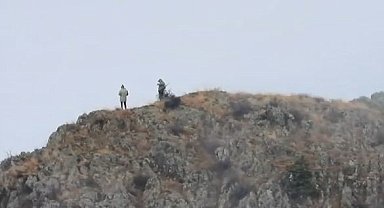 Artvin'de kaçak avcılar kameralara takıldı