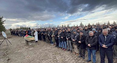 Asansör boşluğuna düşerek hayatını kaybeden muhtar son yolculuğuna uğurlandı