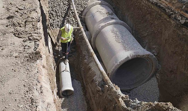 ASKİ, Yenikent'te su baskınlarını önlemek için yeni yağmur suyu hattı yapıyor