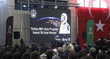 Astronot Alper Gezeravcı Bursa İnegöl'de öğrencilerle buluştu