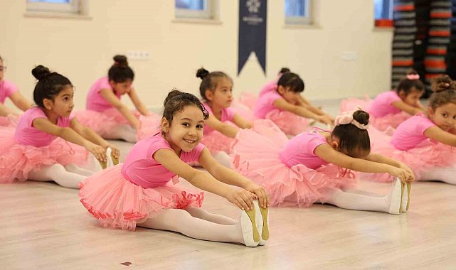 Aydınlı minikler Büyükşehir'in kurslarıyla bale öğreniyor