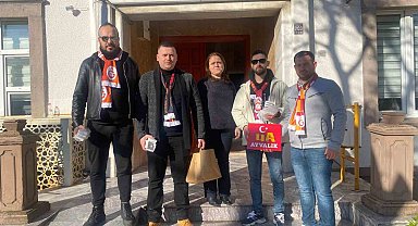 Ayvalık'ta Galatasaray'ın taraftar grubundan Alzheimer hastalarına anlamlı destek