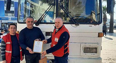 Ayvalık'ta Türk Kızılay'ından kan bağışçısına altın madalya