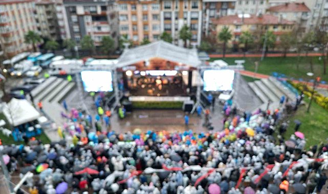 Bahçelievler'de Ferdi Tayfur'u yüzlerce seveni şarkılarıyla andı