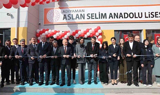 Bakan Yusuf Tekin: "Değerlerimizi gelecek kuşaklara taşıyacak müfredatı hayata geçirmiş olacağız"