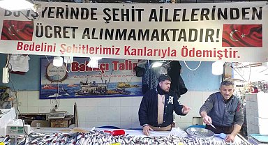 Balıkçıdan örnek davranış: Şehit ailelerine ücretsiz balık