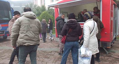 Balıkesir'de vakıflardan sıcak çorba ikramı