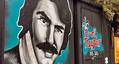 Balıkesir'in sokakları Ferdi Tayfur ile resmedildi