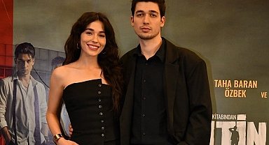 Basın toplantısında endişeli dakikalar... Genç oyuncuya sıra dışı sürpriz!