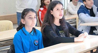 Başkan Bahçetepe'den, Ayşegül'e karne hediyesi