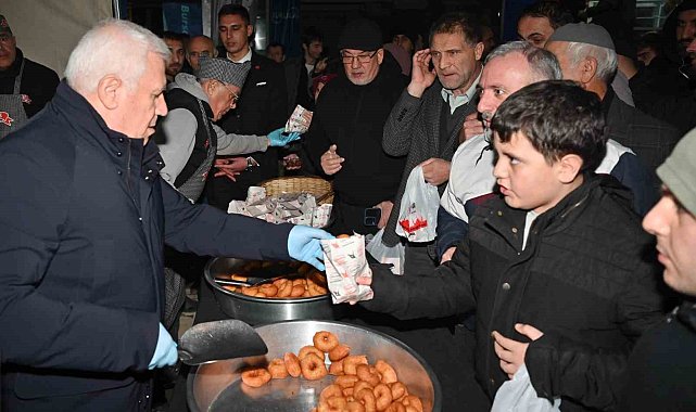 Başkan Bozbey'den Regaib Kandilinde tatlı ve lokma ikramı