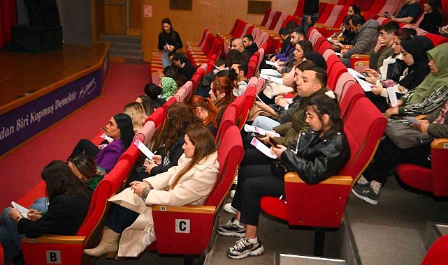 Başkan Kozay: "Gençlerin işe başlaması için aracı oluyoruz"