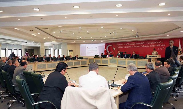 Başkan Özçelik: "Balıkçı Barınağı tüm yasal hakları ile Balıkçılar Kooperatifi'ne kiraya verilsin, tüm resmi işlemleri de belediye yapsın"