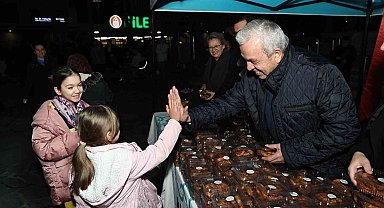 Başkan Şadi Özdemir'den kandil simidi ikramı