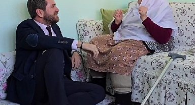 Başkan Tatık yaşlıların yüzlerini güldürüyor