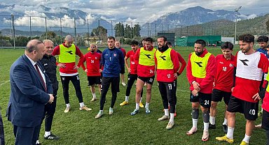 Başkan Yalım, Uşakspor'u ziyaret etti