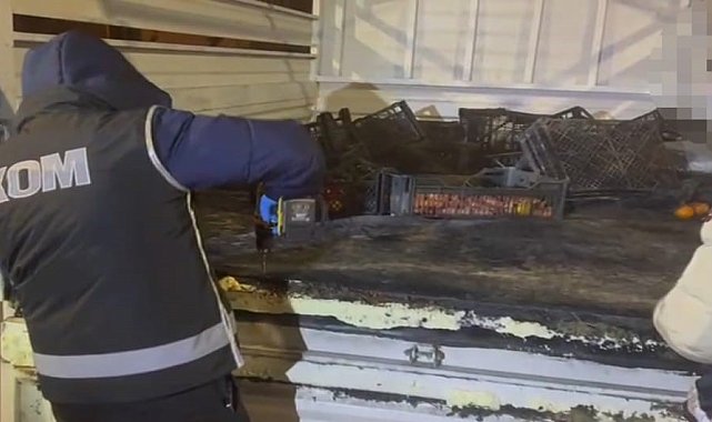 Batman'da kaçakçılık için kamyonun kasasında yapılan gizli bölme pes dedirtti