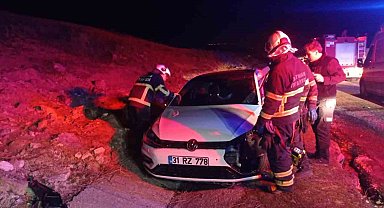 Batman'da otomobil ile hafif ticari araç çarpıştı: 4 yaralı