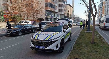 Batman'da yolun karşı tarafına geçmeye çalışan vatandaşa otomobil çarptı