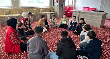 Bayburt Gençlik Merkezi'nin yarıyıl tatilindeki öğrencilere yönelik 'Gençlik Kış Kulübü' başladı