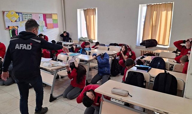 Bayburt'ta deprem tatbikatları yapılmaya devam ediyor