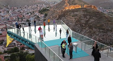 Bayburt'taki seyir terasına ücretsiz servis hizmeti başladı