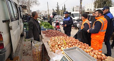 Belediyeden pazar esnafına poşet uygulaması