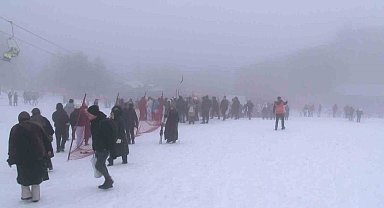 Beyaz cennet Uludağ, sezonun en yoğun dönemlerini yaşıyor