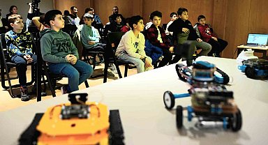 Beylikdüzü Belediyesi öğrencileri robotik kodlama ile tanıştırdı
