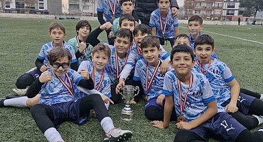 Bilecik'te düzenlenen Lefke Cup U-11 Turnuvası sonrası 12 futbolcu Fenerbahçe antrenmanlarına davet edildi