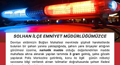 Bingöl'de üzerindeki uyuşturucuyu atan şahıs polisten kaçamadı