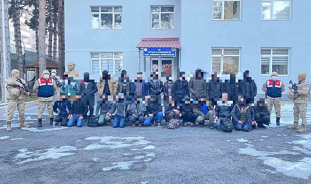 Bitlis'te 24 düzensiz göçmen yakalandı