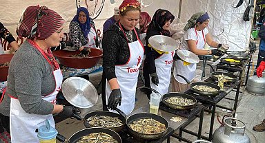 Bodrum'da hamsi ziyafeti: 3 ton hamsi dağıtıldı
