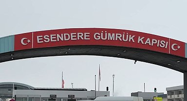 Bulduğu cüzdanı Türkiye'ye getirerek sahibine teslim etti