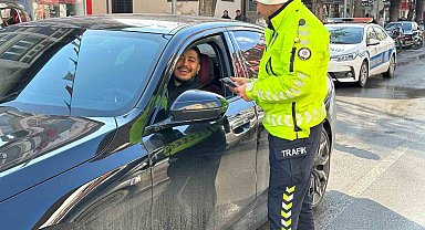 Burdur'da sürücülere "fermuar sistemi" anlatıldı