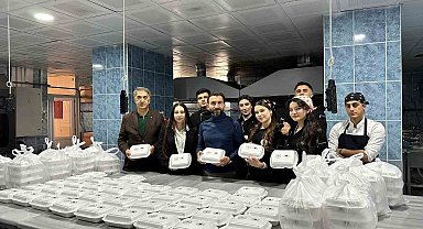 Burhaniye'de üniversitelilerden ihtiyaç sahiplerine anlamlı destek