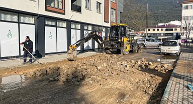 Bursa Gemlik Belediyesi'nden asfalt ve kaldırım atağı