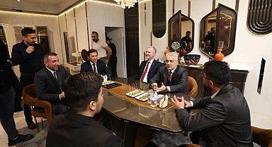 Bursa İnegöl protokolünden İstanbul Mobilya Fuarı'na ziyaret