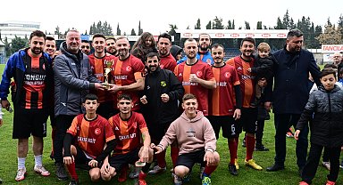 Bursa Karacabey'de turnuvanın şampiyon Ortasarıbey