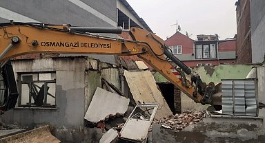Bursa Osmangazi'de 100 metruk bina yıkıldı