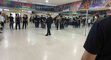 Bursa Şehir Tiyatrosu, kadrosunu güçlendiriyor