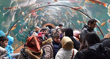 Bursa Yıldırım'dan çocuklara karne hediyesi